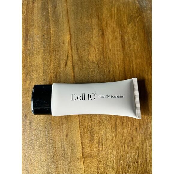 Doll 10 HydraGel Foundation NWT Shade: Deep - Picture 2 of 4